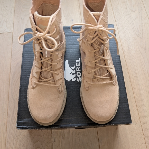 Sorel Women's Beige Lace-Up Boots - Picture 3 of 6
